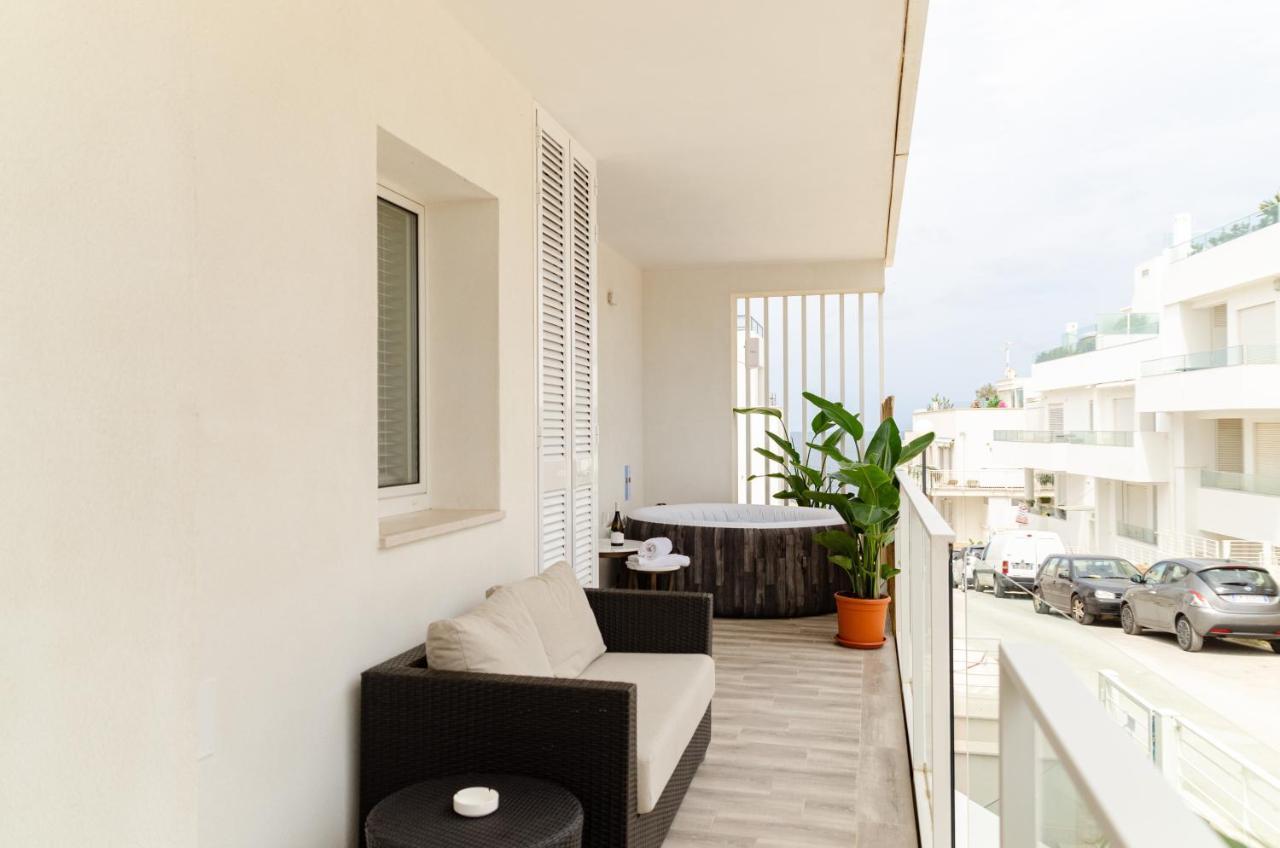 Apulialux Seaview Prestige Apt / Jacuzzi + Parking Apartment Polignano a Mare Luaran gambar