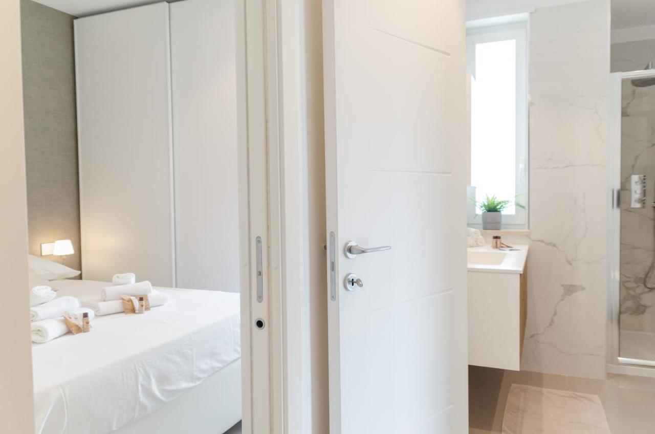 Apulialux Seaview Prestige Apt / Jacuzzi + Parking Apartment Polignano a Mare Luaran gambar